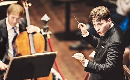 2027년부터 로열콘세르트헤바우오케스트라(RCO) 수석지휘자를 맡는 클라우스 메켈레. /Milagro Elstak