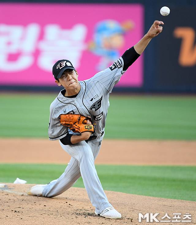 황준서는 21일 울산 NC전에서 역투했다. 사진=천정환 기자