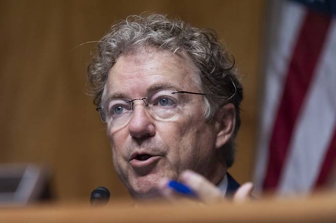 지난 20일(현지시간) 랜드 폴 미 공화당 상원의원(켄터키)이 워싱턴 국회의사당에서 열린 도널드 트럼프 대통령의 국토안보부 2026 회계연도 예산안 요청을 검토하기 위한 청문회에서 발언하는 모습. [AP]