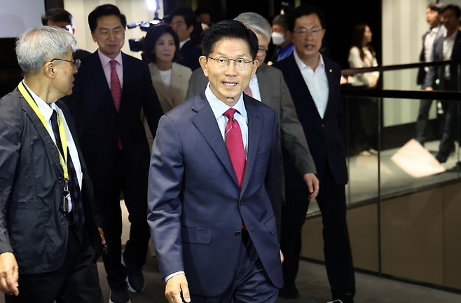 ▲ 국민의힘 김문수 대선후보가 23일 '제3회 국가와 민족을 위한 조찬기도회'에 참석하고 있다. (사진=연합뉴스)