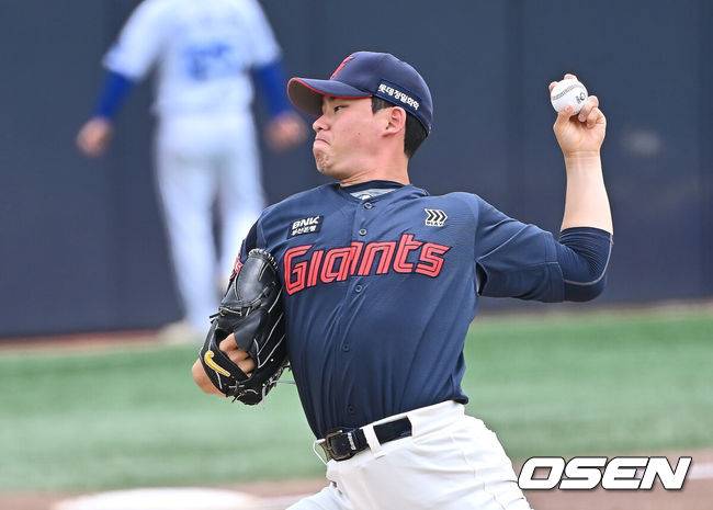 [OSEN=경산, 이석우 기자] 롯데 자이언츠 김진욱 2025.05.21 / foto0307@osen.co.kr