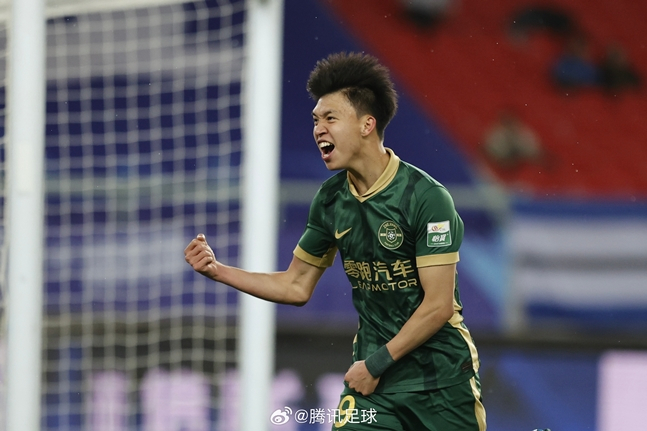 중국 샛별 공격수 왕위동. 저장 SNS