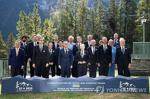 G7 참석자들 [로이터 연합뉴스. 재판매 및 DB 금지]