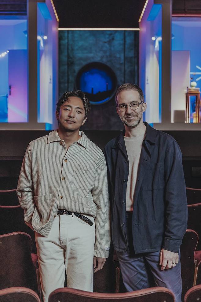 뮤지컬 '어쩌면 해피엔딩'의 박천휴 작가와 윌 애런슨 작곡가 [ⓒMatthew Murphy. NHN링크 제공. 재판매 및 DB금지]