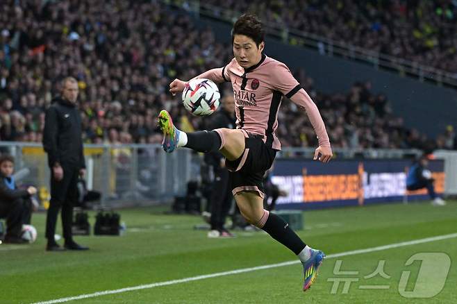 이강인은 2024-25시즌 공식 대회 45경기에서 6골 6도움을 기록 중이다. ⓒ AFP=뉴스1