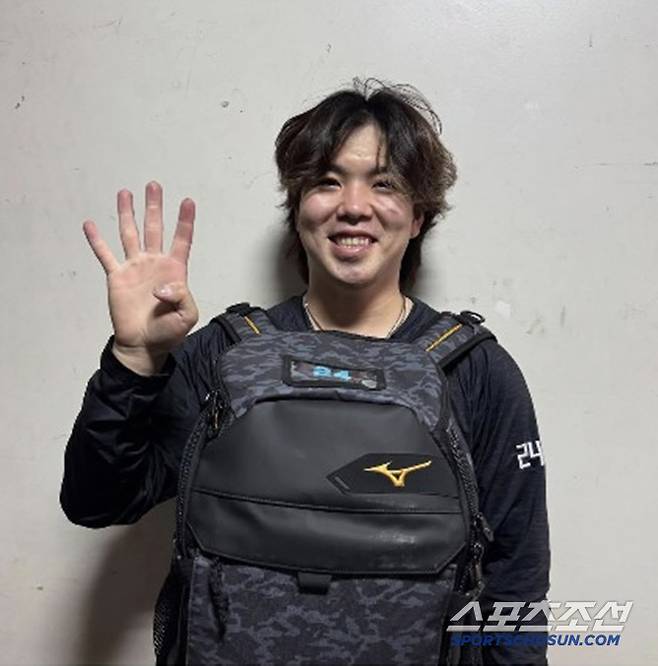 니혼햄 우완 가네무라는 23일 라쿠텐 원정경기에서 9이닝 완봉승을 올렸다. 올 시즌 4승이 모두 완투승이다. 사진캡처=니혼햄 파이터스 SNS