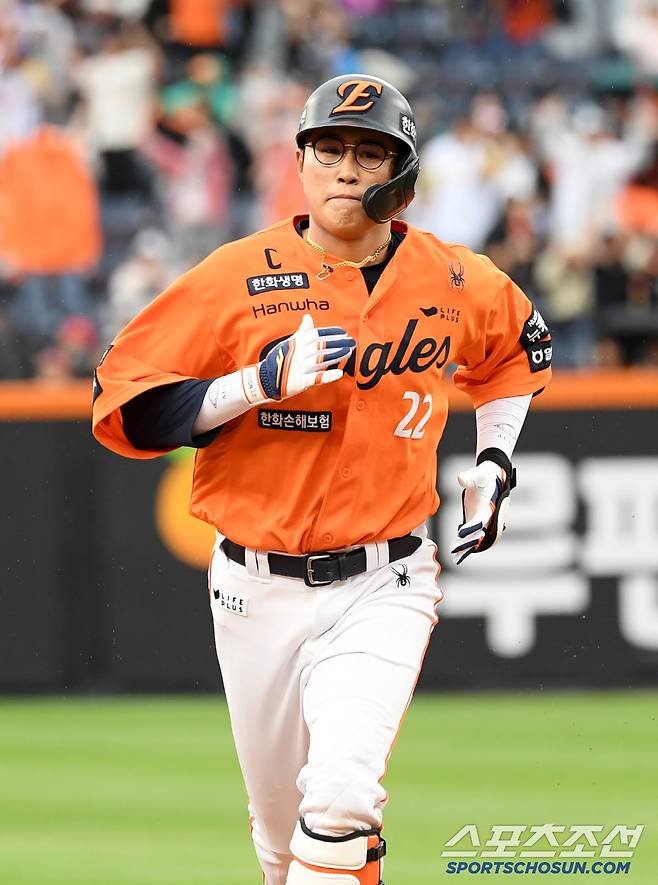 24일 대전 한화생명볼파크에서 열린 한화 이글스와 롯데 자이언츠의 경기. 5회말 2사 1루 한화 채은성이 투런포를 날린 뒤 환호하고 있다. 대전=박재만 기자 pjm@sportschosun.com/2025.05.24/