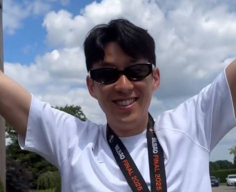 유로파리그 우승으로 한껏 신난 손흥민. ⓒ토트넘 훗스퍼