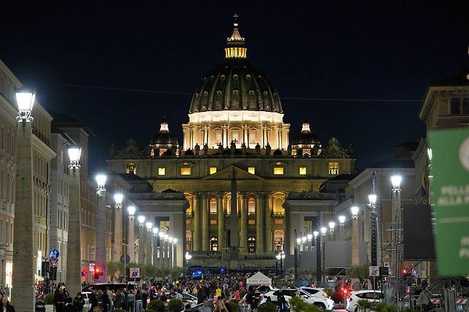 성 베드로 대성전의 야경