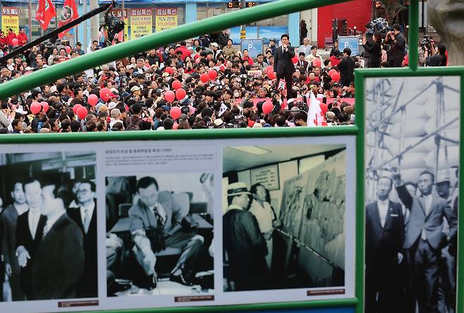 김문수 국민의힘 대통령 후보가 24일 경북 구미시 박정희 전 대통령 생가 인근에서 집중유세를 하고 있다. /뉴스1