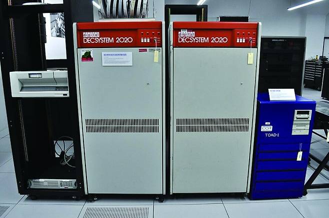 게리 터크가 이메일로 홍보한 DEC사의 컴퓨터 'DECSYSTEM-2020'. Joe Mabel(W) 제공