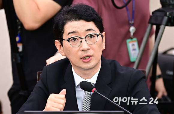 주진우 국민의힘 의원이 지난해 7월 19일 서울 여의도 국회 법제사법위원회에서 열린 '윤석열 대통령 탄핵소추안 발의 요청' 국민동의 청원 관련 청문회에서 발언하고 있다. [사진=곽영래 기자]
