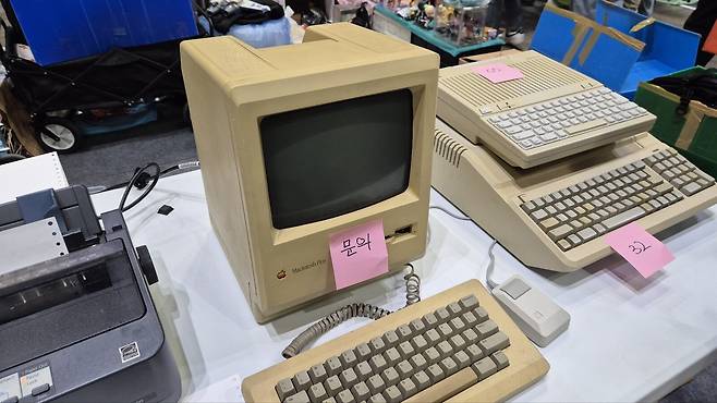 ▲ 투머치 레트로도 판다... 매킨토시 플러스면 1986년판이니 40년 전 컴퓨터