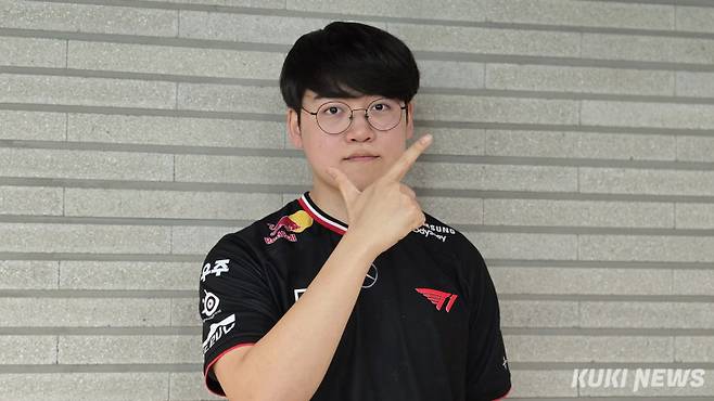 ‘구마유시’ 이민형이 24일 오후 5시 서울 종로구 롤파크 LCK 아레나에서 열린 ‘2025 LCK’ 정규시즌 2라운드 DN 프릭스와 경기가 끝난 뒤 쿠키뉴스와 인터뷰하고 있다. 김영건 기자