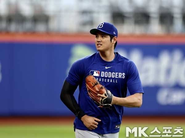 오타니 쇼헤이가 24일(한국시간) 미국 뉴욕주 플러싱의 시티필드에서 열리는 뉴욕 메츠와 원정경기를 앞두고 캐치볼을 소화하고 있다.사진=고홍석 MK스포츠 통신원