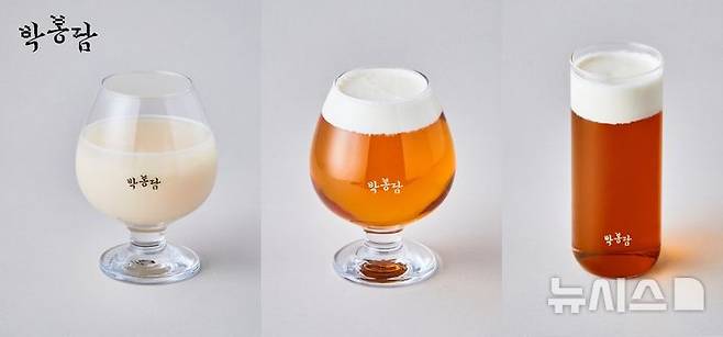 [서울=뉴시스] 국순당 박봉담에서 맛볼 수 있는 프리미엄 수제 막걸리와 맥주 제품. photo@newsis.com