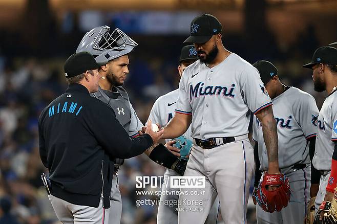 ▲ 김혜성의 메이저리그 데뷔 안타의 희생양이기도 했던 알칸타라는 올해 10경기를 치른 시점까지도 8점대 평균자책점을 벗어나지 못하고 있다