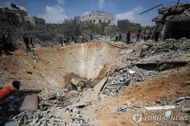가자지구 (자발리아 로이터=연합뉴스) 23일(현지시간) 가자지구 자발리아의 이스라엘군 공습 피해지역. 2025.5.24 photo@yna.co.kr