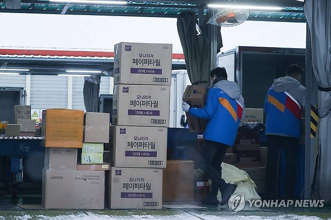 CJ대한통운, 주7일 배송 시작 [연합뉴스 자료사진]