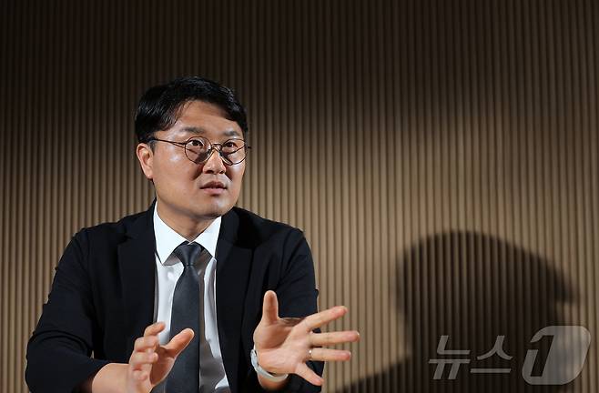 심무송 서울경찰청 피싱범죄수사계장(경정)이 22일 오전 서울 마포구 성산로 서울경찰청 광역수사단 형사기동대 피싱범죄수사계에서 뉴스1과 인터뷰를 하고 있다. 2025.5.22/뉴스1 ⓒ News1 박정호 기자