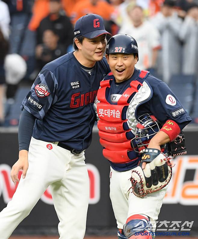 24일 대전 한화생명볼파크에서 열린 한화 이글스와 롯데 자이언츠의 경기. 승리한 롯데 선수들이 기뻐하고 있다. 대전=박재만 기자 pjm@sportschosun.com/2025.05.24/