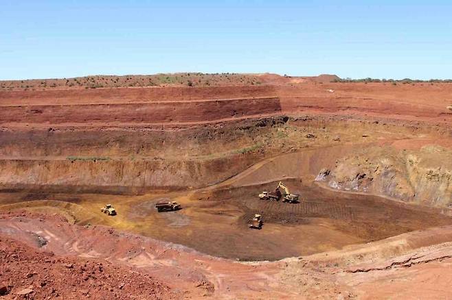 호주 서부에 있는 라이나스 소유의 마운트웰드 희토류 광산. 라이나스는 이곳에서 생산된 광석을 말레이시아 정련공장에서 정제해 중희토류 디스프로슘을 생산하는데 성공했다.  /라이나스