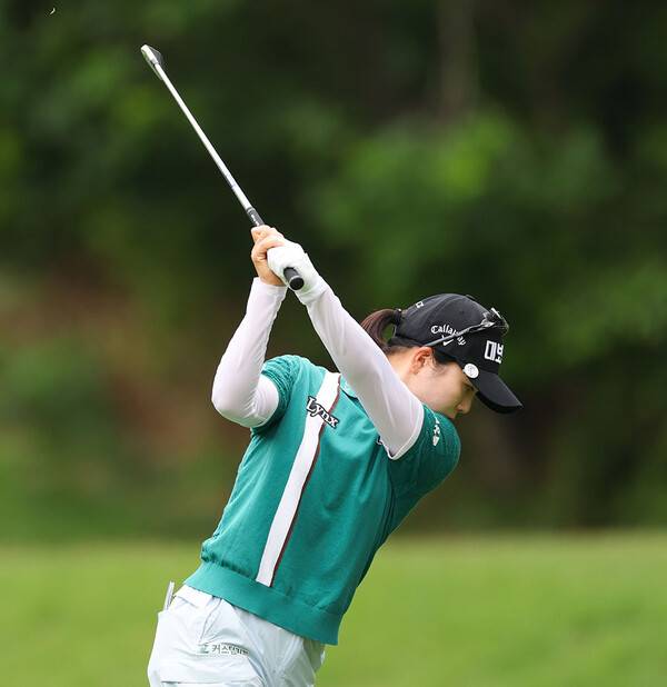 2025년 한국여자프로골프(KLPGA) 투어 제13회 E1채리티 오픈 대회 우승 경쟁에 뛰어든 최예림 프로가 2라운드에서 경기하는 모습이다. 사진제공=KLPGA