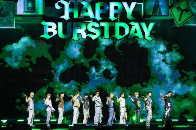 그룹 세븐틴(SEVENTEEN)의 '최초' '최고' 행보는 데뷔 10주년에도 계속됐다. 플레디스엔터테인먼트 제공