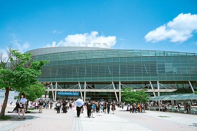 ▲ 입구부터 다른 느낌, 주말의 플레이엑스포