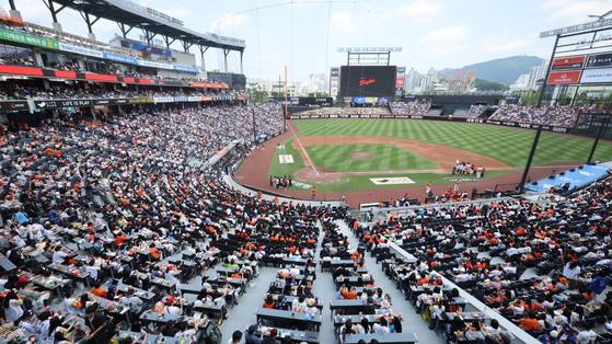 홈 21경기 연속 매진 신기록을 이어간 25일 대전 한화생명볼파크. 연합뉴스