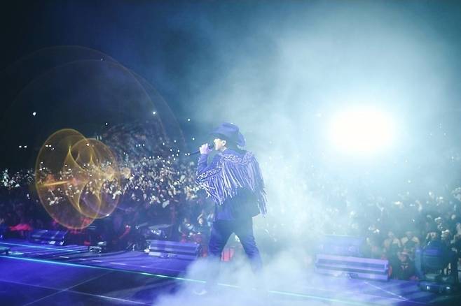 공연 중인 훌리온 알바레스 / 훌리온 알바레스 SNS 캡처