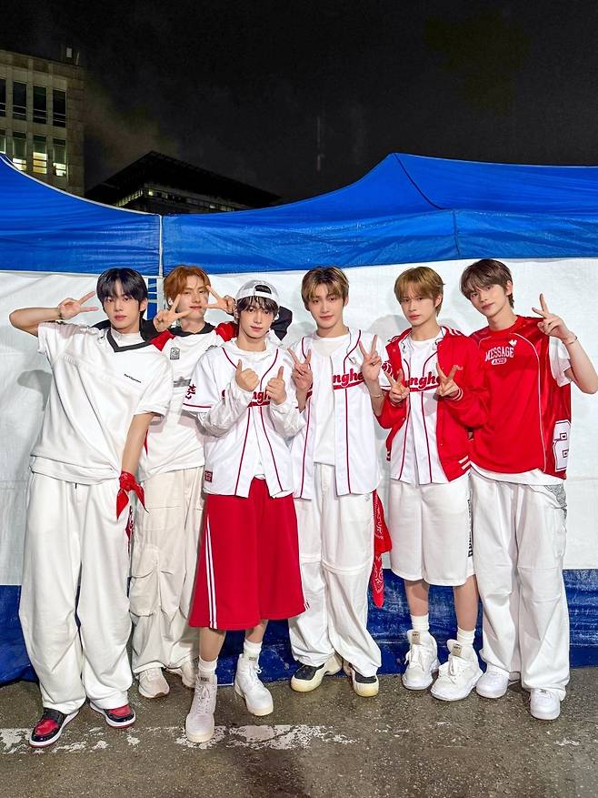 플레디스 엔터테인먼트(PLEDIS)