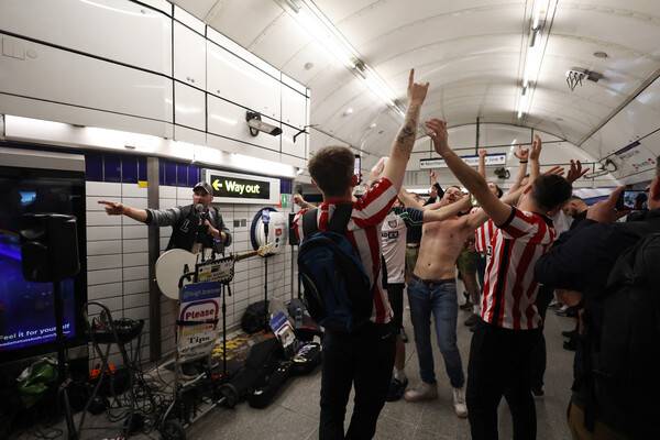 ▲ 런던 명소는 모두 선덜랜드 팬들이 장악했다. ⓒ연합뉴스/REUTERS