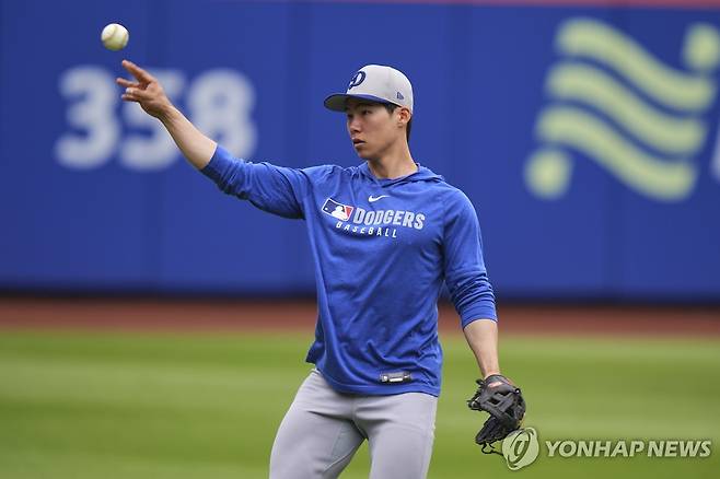 훈련하는 김혜성 [AP=연합뉴스]