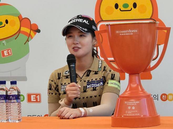 우승 인터뷰하는 박현경 [촬영 최송아]