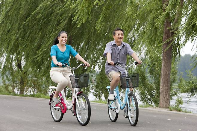 자전거 사고로 뜻밖에 큰 고통과 장애를 겪을 수 있다. 커브길을 돌 때 넘어지지 않게 조심해야 한다. 사람이 너무 많이 붐비는 곳은 가급적 피하는 게 좋다. [사진=게티이미지뱅크]