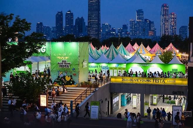 지난 21~25일 서울시 용산구 노들섬 일대에서 진행한 '2025 올리브영 페스타' 모습.(올리브영제공)