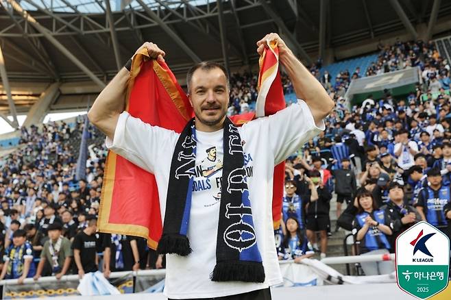 인천 유나이티드가 사랑하고 자랑하는 의리의 스트라이커 무고사(한국프로축구연맹 제공)