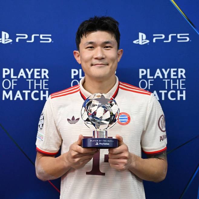 [스포츠조선 강우진 기자]한국 축구의 '철기둥' 김민재가 사우디아라비아로 이적할 수도 있을까. 대부분의 축구 선수가 도전을 선택해 유럽에 남기를 원하지만, 과거 중국을 행선지로 선택했던 김민재인 만큼 사우디로 움직일 가능성도 있다.

독일 바바리안풋볼워크스는 25일(한국시각) 빌트의 보도를 인용해 '바이에른 뮌헨의 센터백 김민재는 사우디아라비아로의 이적을 완전히 배제하지 않고 있는 것으로 전해졌다'라고 보도했다. 사진=SNS