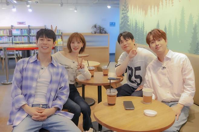 ‘방판뮤직‘ 이찬원→웬디 첫 버스킹 (사진: KBS)