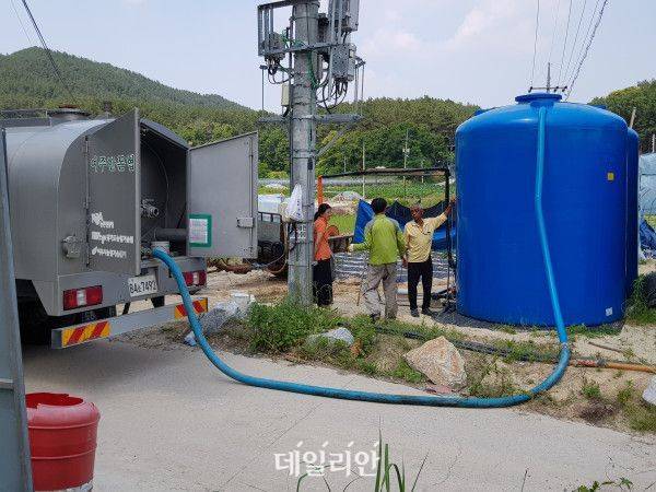 맞춤형 발효액비 공급 모습. ⓒ여주시 농업기술센터