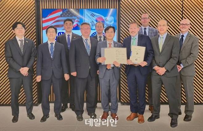 한국건설생활환경시험연구원(KCL)은 23일(현지시간) 미국 워싱턴 D.C에서 미국재료시험협회(ASTM)와 '우주항공분야 표준개발 및 상호 협력체계 마련을 위한 업무협약'을 체결했다.ⓒKCL