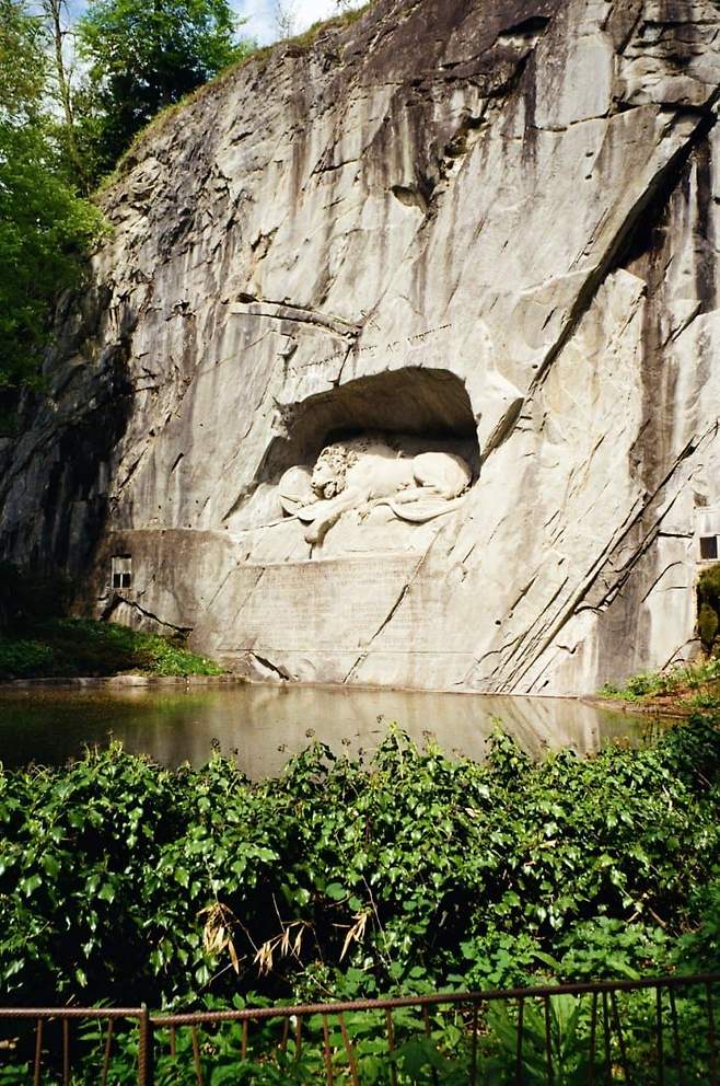 0c988907bdf06df423eff096359c706406d42c70bdbf194874a5942bb2974c43d97b1d9d840c39476c368d2a29dc483cbc554d780f