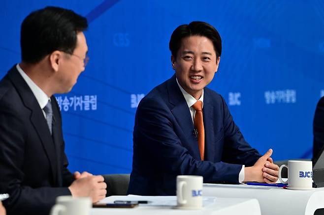 이준석 개혁신당 대선 후보가 26일 오전 서울 양천구 한국방송회관에서 열린 한국방송기자클럽 초청 토론회에 참석해 있다. (공동취재) 뉴시스