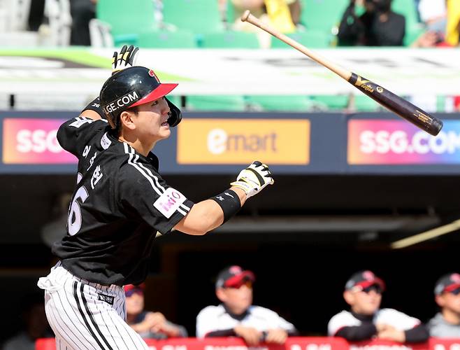 이주헌이 지난 25일 인천 SSG랜더스필드에서 열린 SSG와 원정 경기에서 타격하고 있다. 인천=김민규 기자 mgkim1@edaily.co.kr /2025.05.25/