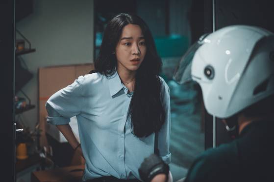 영화 '타겟'은 중고 거래로 범죄의 표적이 된 수현(신혜선)의 일상 속에서 벌어지는 서스펜스를 담은 스릴러다. 사진 플러스엠 엔터테인먼트