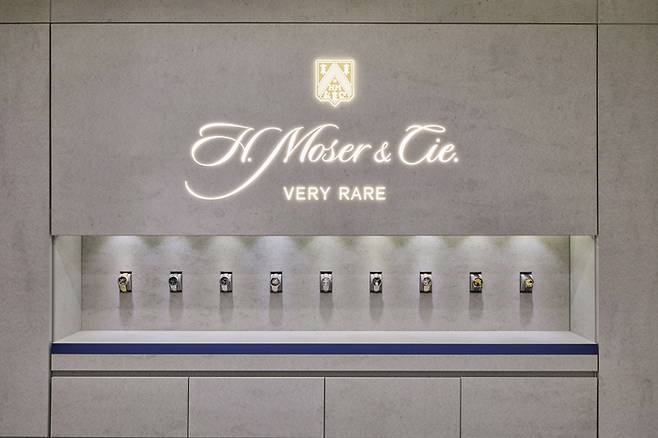 지난 14일 문을 연 갤러리아 백화점 내 모저앤씨 단독 부티크에 전시된 제품들. 각각 한국에 1점씩만 들어왔다. [모저앤씨]