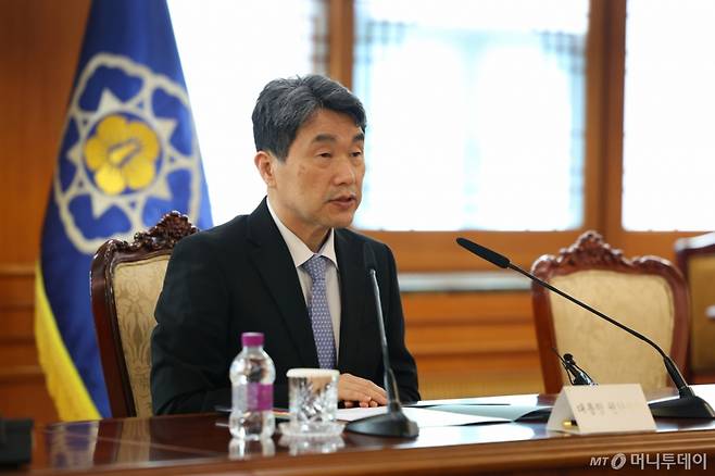 [서울=뉴시스] 최진석 기자 = 이주호 대통령 권한대행 부총리 겸 교육부 장관이 26일 정부서울청사에서 열린 제2차 공명선거 관계장관 회의에서 발언하고 있다. 2025.05.26. myjs@newsis.com /사진=최진석