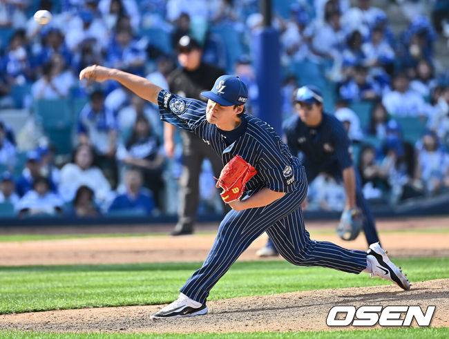 [OSEN=대구, 이석우 기자] 25일 대구삼성라이온즈파크에서 2025 신한 SOL 뱅크 KBO 리그 삼성 라이온즈와 KIA 타이거즈의 경기가 열렸다. 홈팀 삼성은 원태인이, 방문팀 KIA는 윤영철이 선발 출전했다. 삼성 라이온즈 이호성이 역투하고 있다. 2025.05.25 / foto0307@osen.co.kr