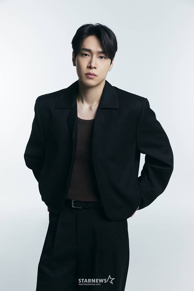 tvN '언젠가는 슬기로울 전공의생활'의 배우 강유석이 26일 진행된 라운드 인터뷰를 위해 포즈를 취하고 있다. /사진제공=저스트엔터테인먼트 2025.05.26 /사진=김휘선 hwijpg@